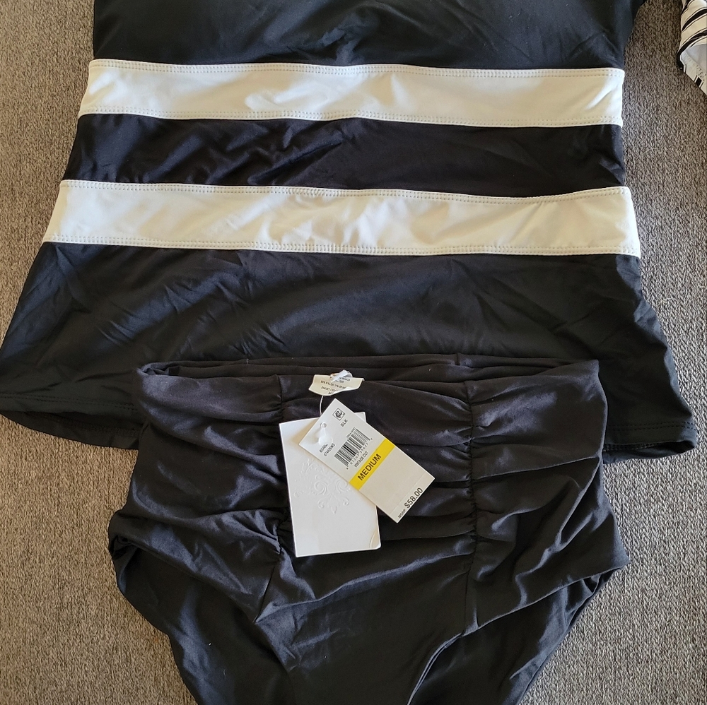 Chic Black and White Swimsuit Set
